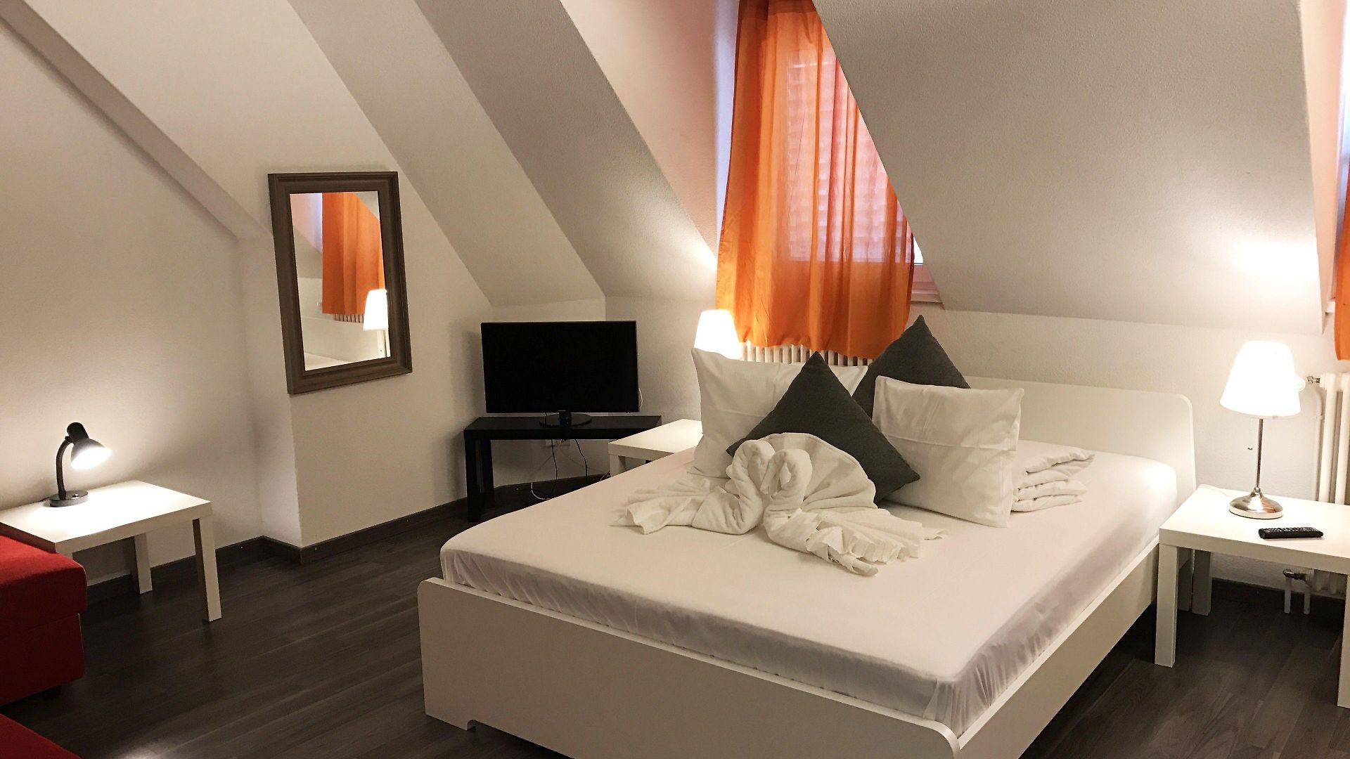 Inside Five 3*