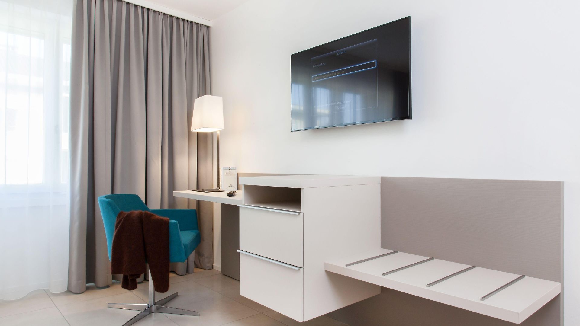 - Lindenstrasse 4* Zurich