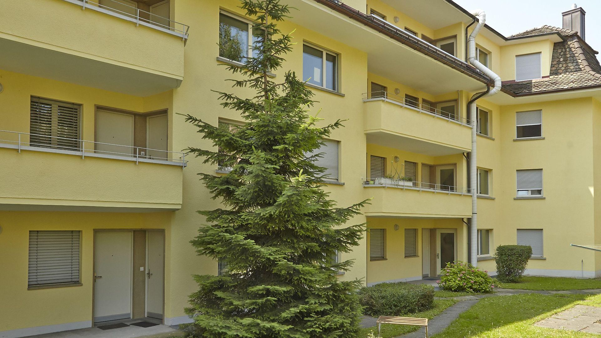 - Forchstrasse Apartment *