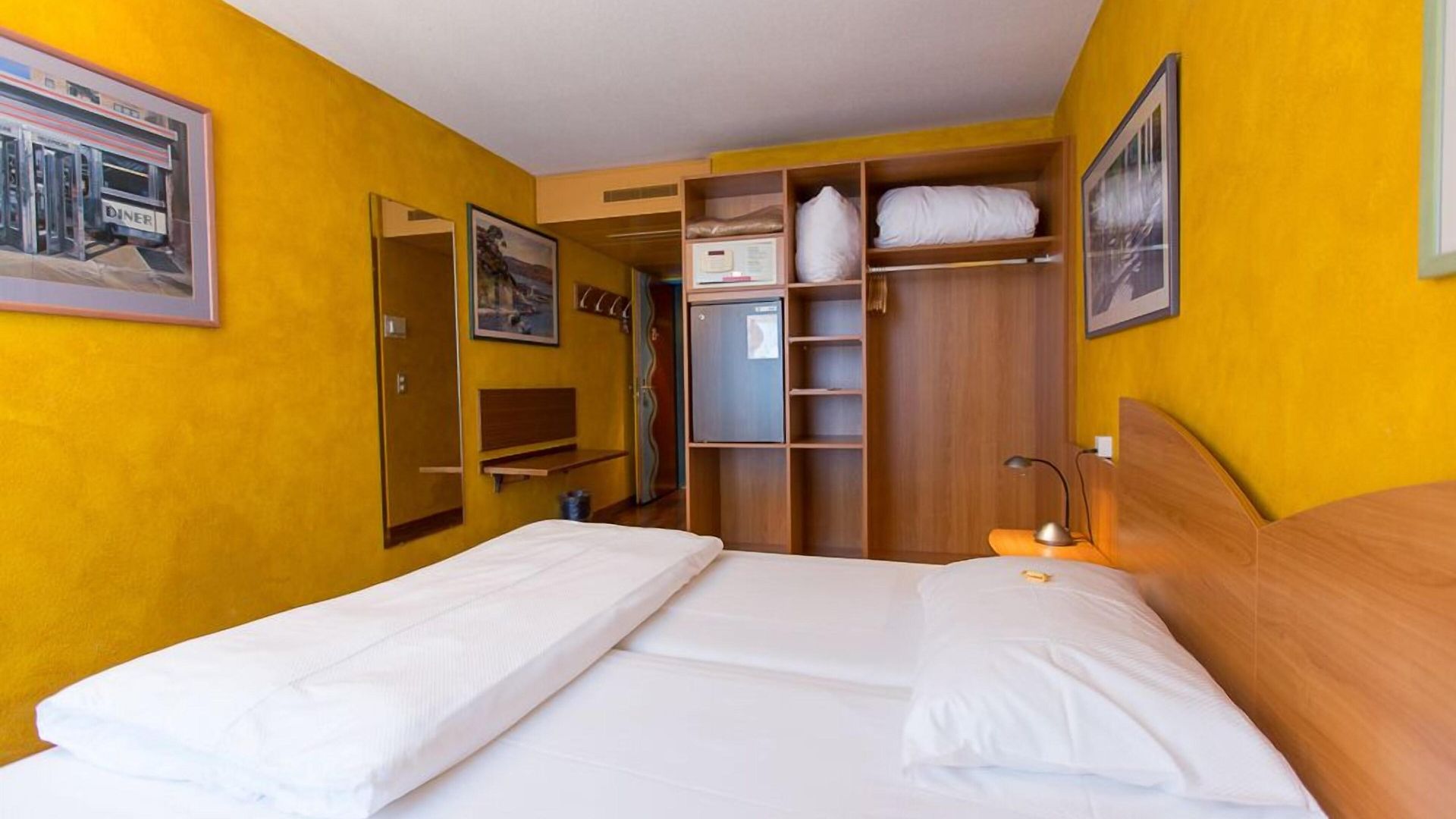 California Hotel 3*