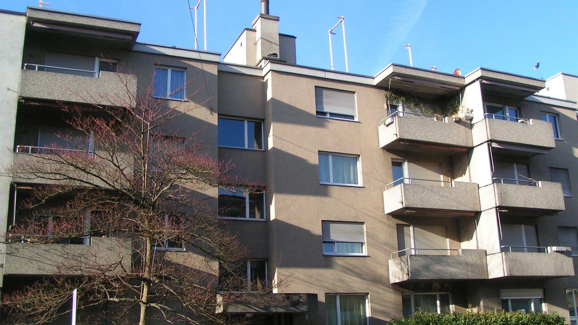 Swiss Star District 11 - Self Check-in Zürich