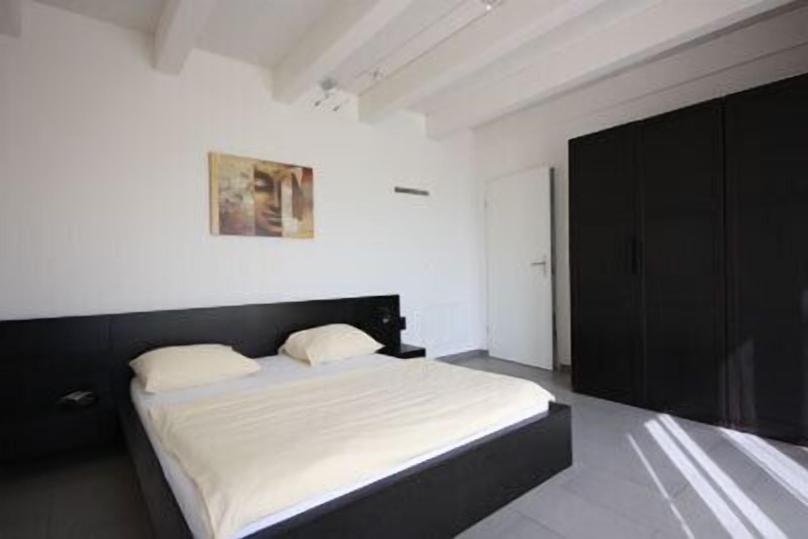 Apartment Swiss Star District 11 - Self Check-in Zürich