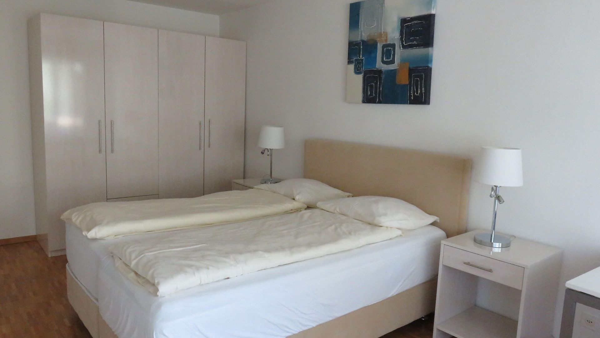 Swiss Star District 11 - Self Check-in Apartment Zürich