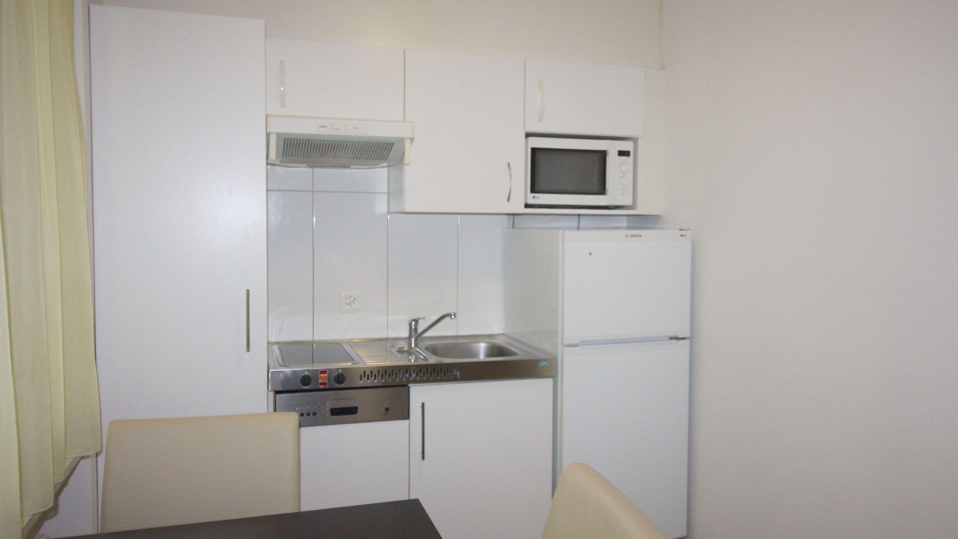 Swiss Star District 11 - Self Check-in Apartment Zürich
