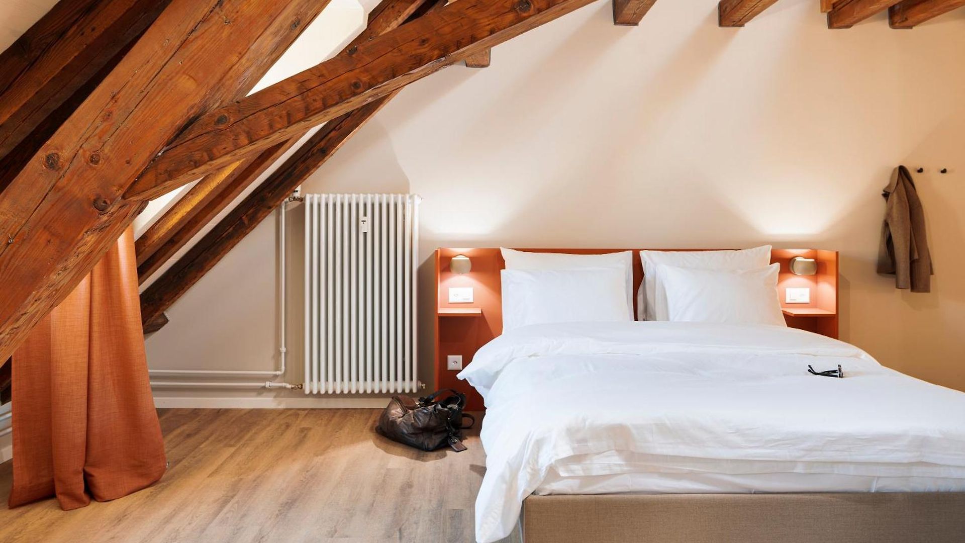 Sunday Aparthotel 4*