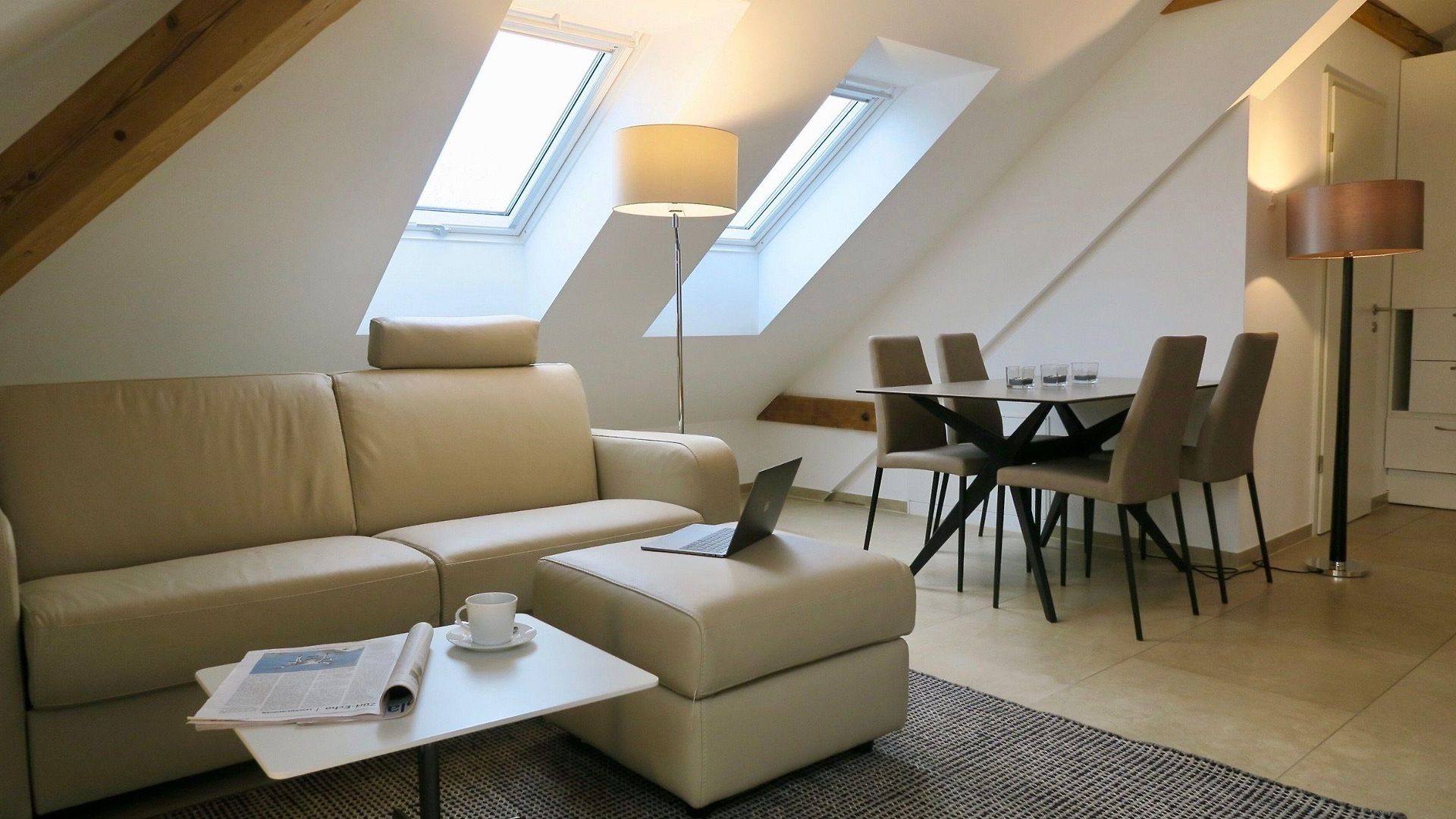 Furnished Homes *
