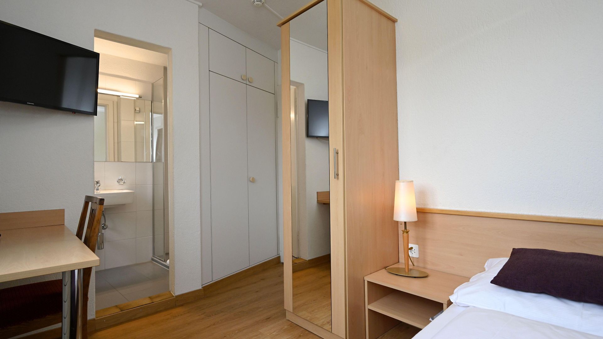 Olympia Hotel 3*