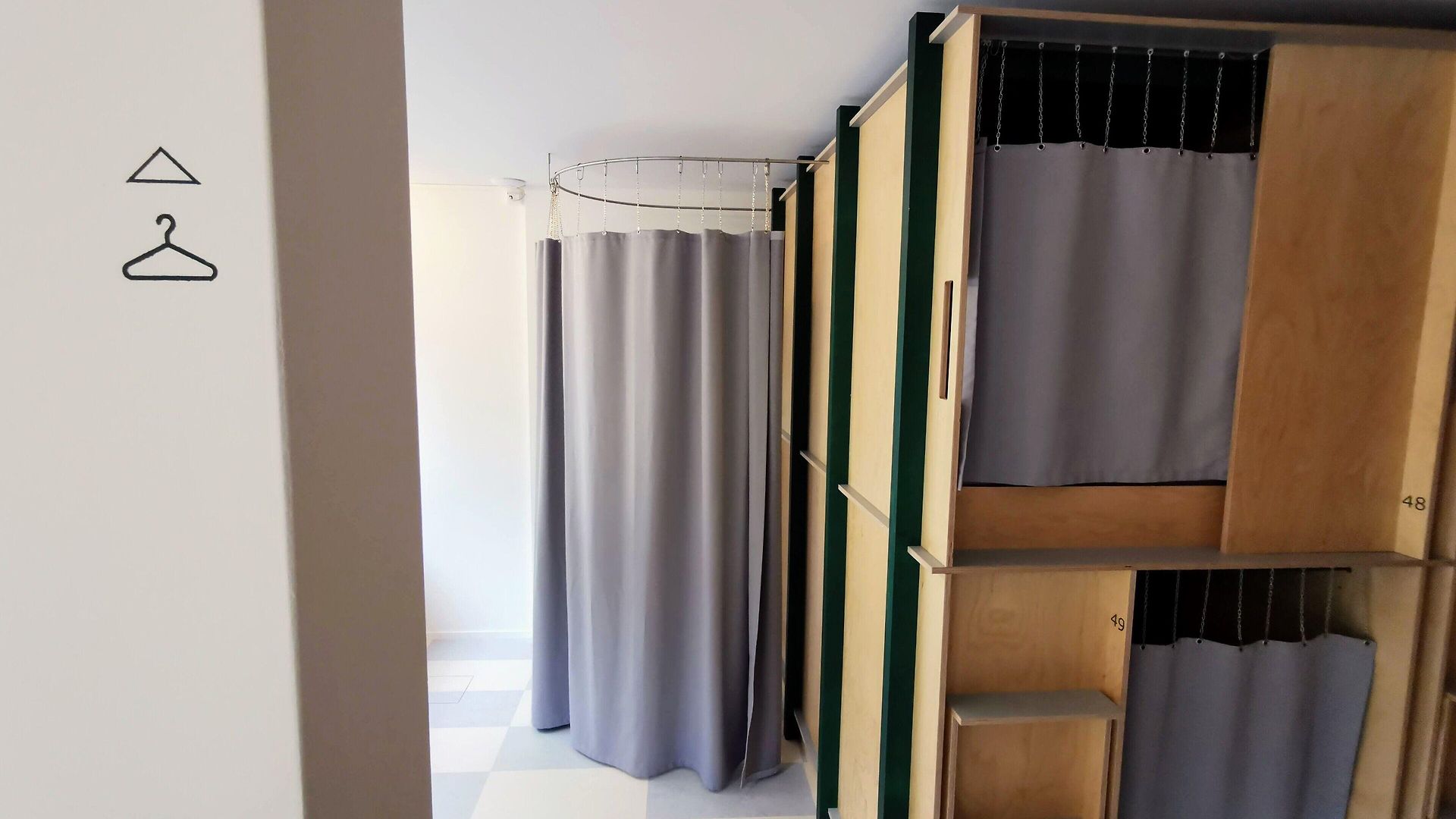 Marmot Capsule Hostel *