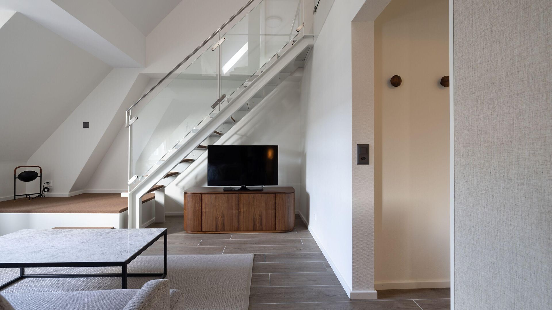 Ema House Serviced Superior Unterstrass Apartment *