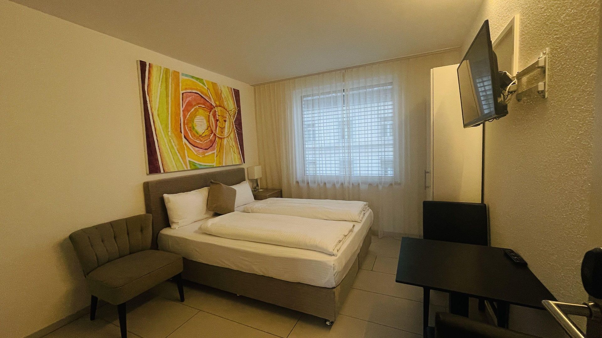 Red- Elephant Hotel