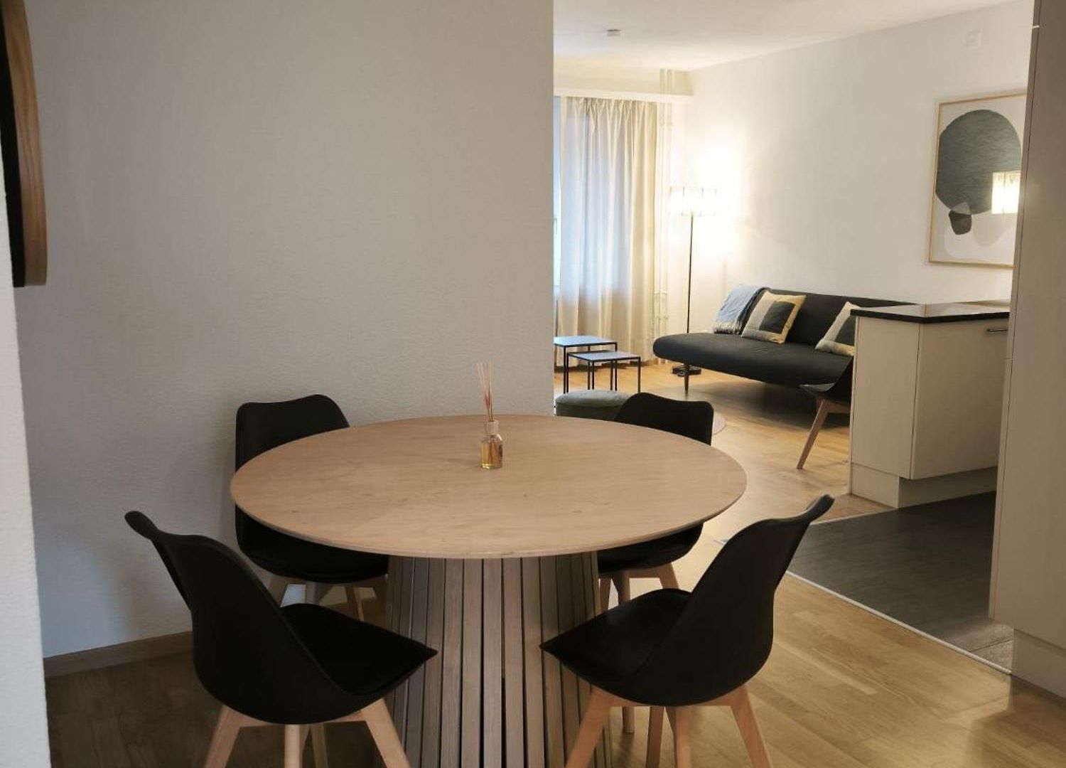 In West-eichbuehlstr 62-68 Zurich