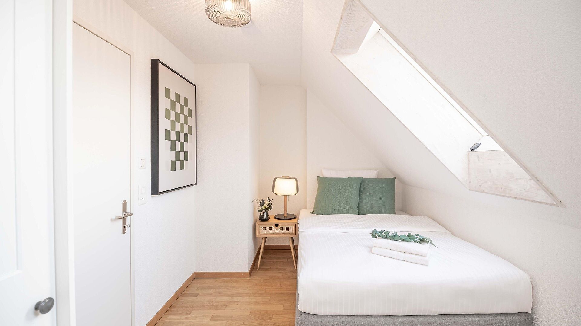 Apartment Modern 3bdr Duplex With Skyroof In Trendy West *