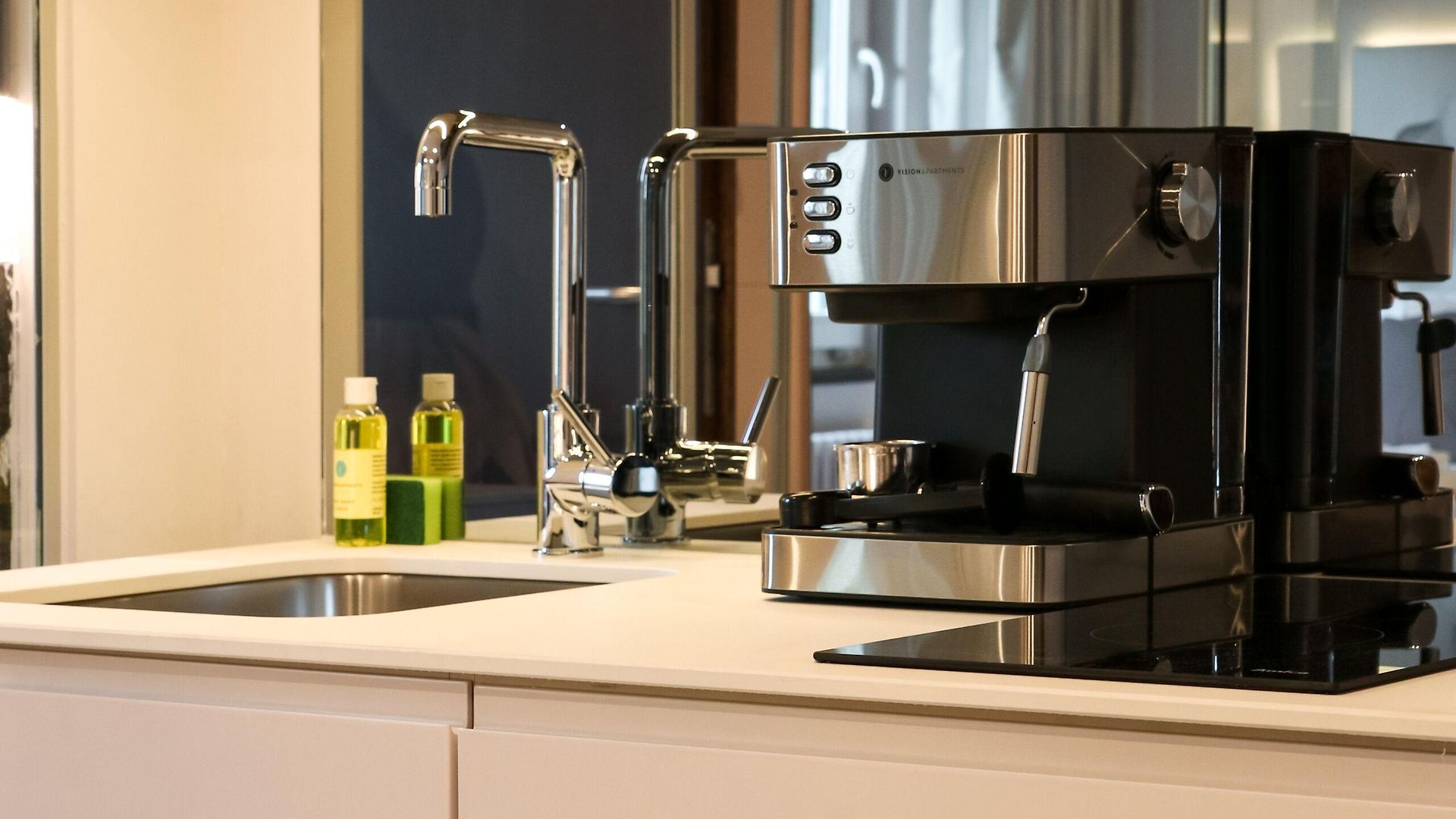 Aparthotel Visionapartments Brandschenkestrasse - Contactless Check-in 3*