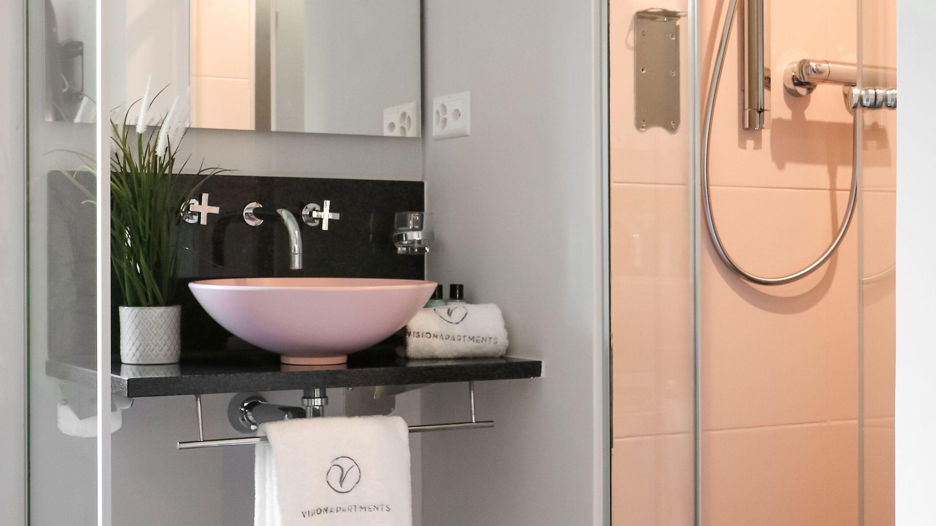 Visionapartments Brandschenkestrasse - Contactless Check-in Aparthotel 3*