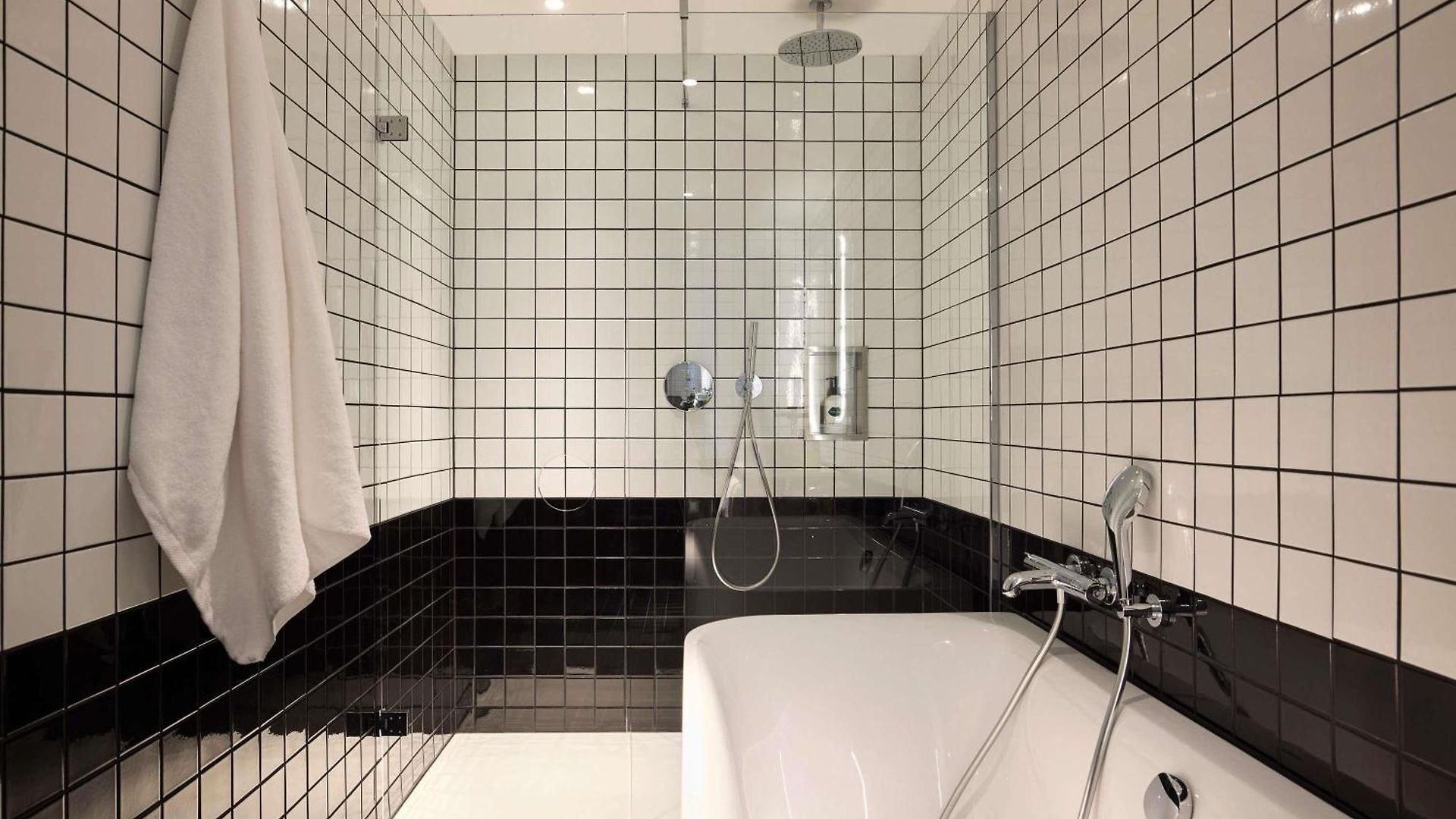 Mama Shelter Hotel 4*