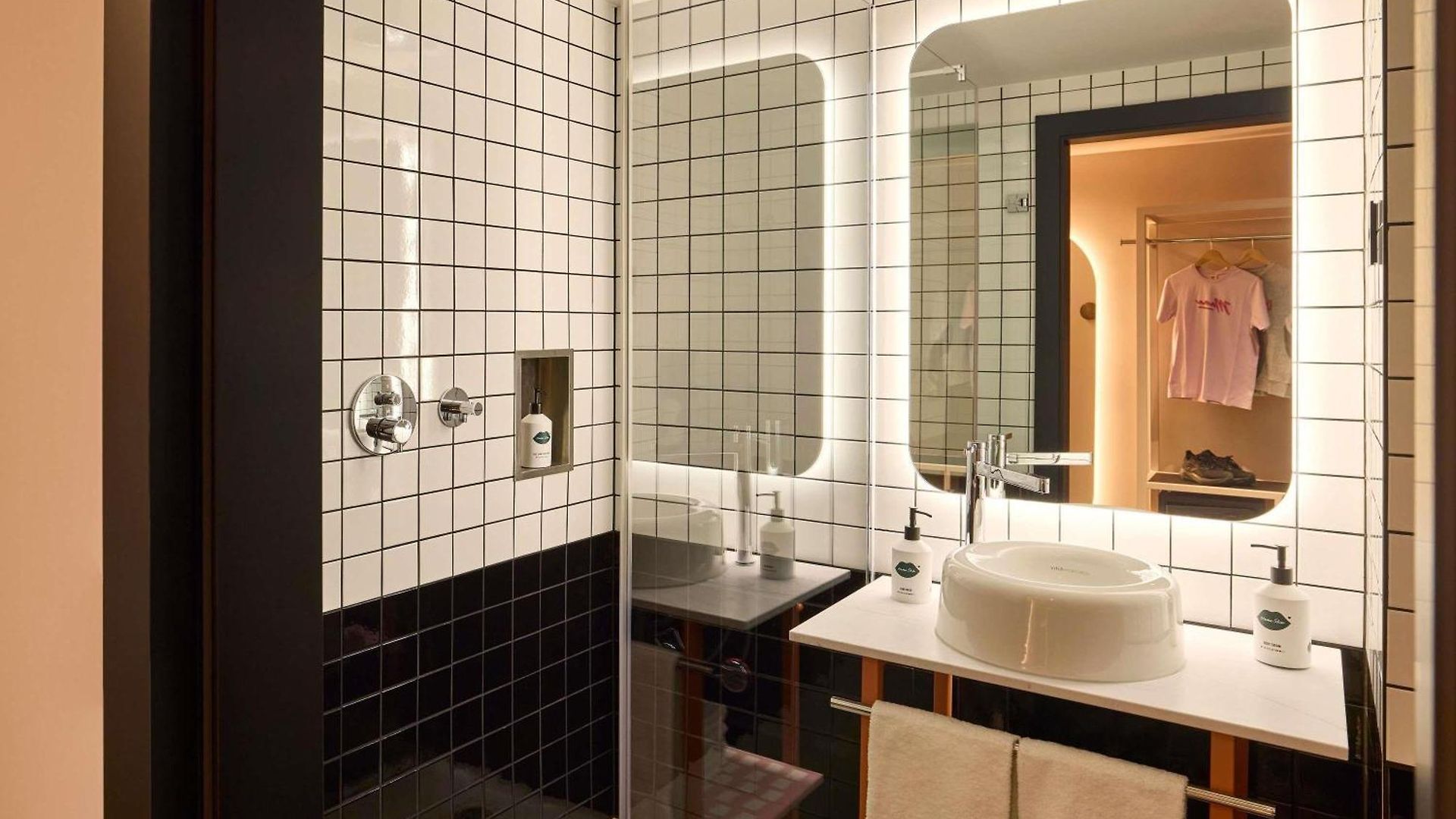 Mama Shelter Hotel 4*
