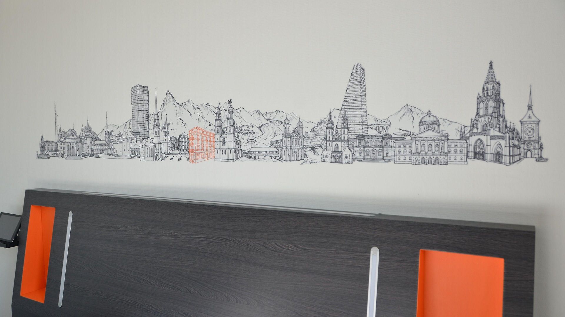 Easyhotel Main Station Hotel 3*
