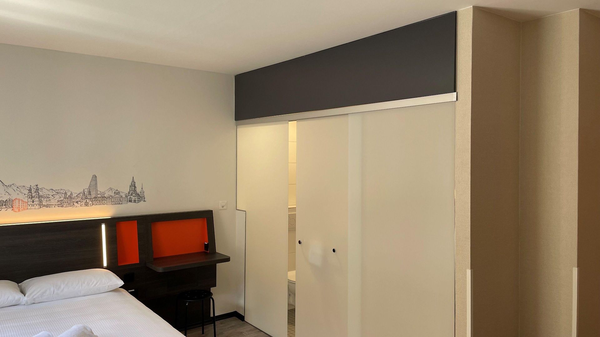 Easyhotel Main Station Hotel 3*