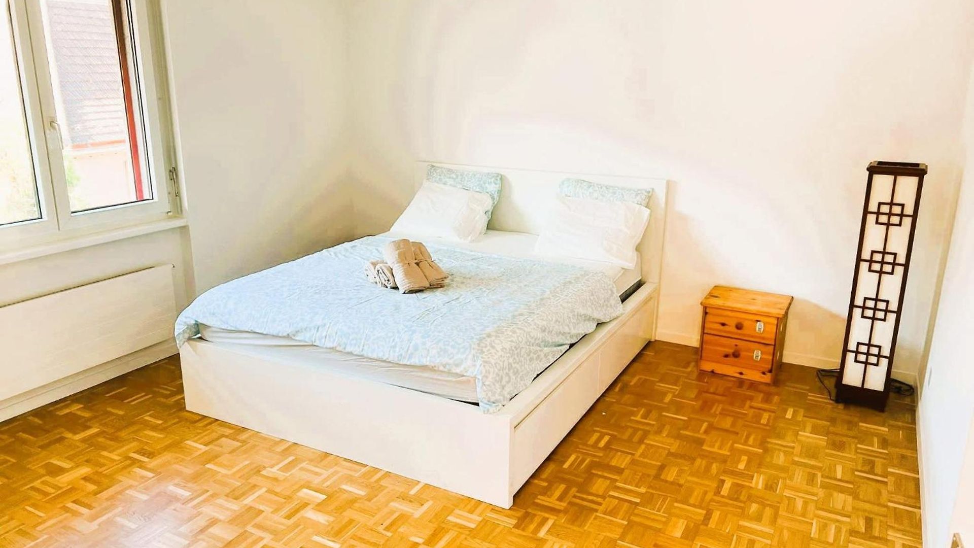 Large Flat With Balcony In Zurich, Kars