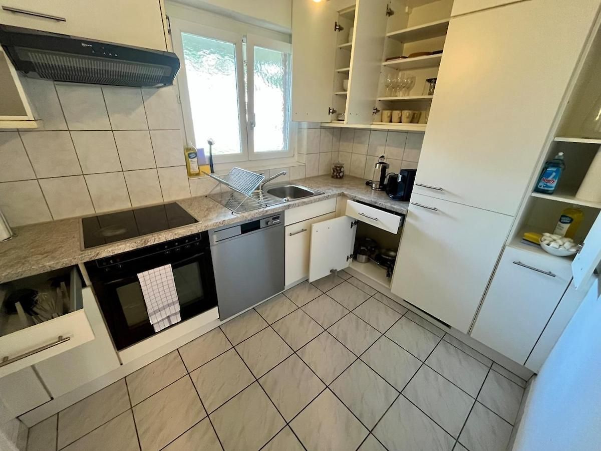 Basic & Comfy On Langgruetstrasse Apartment *