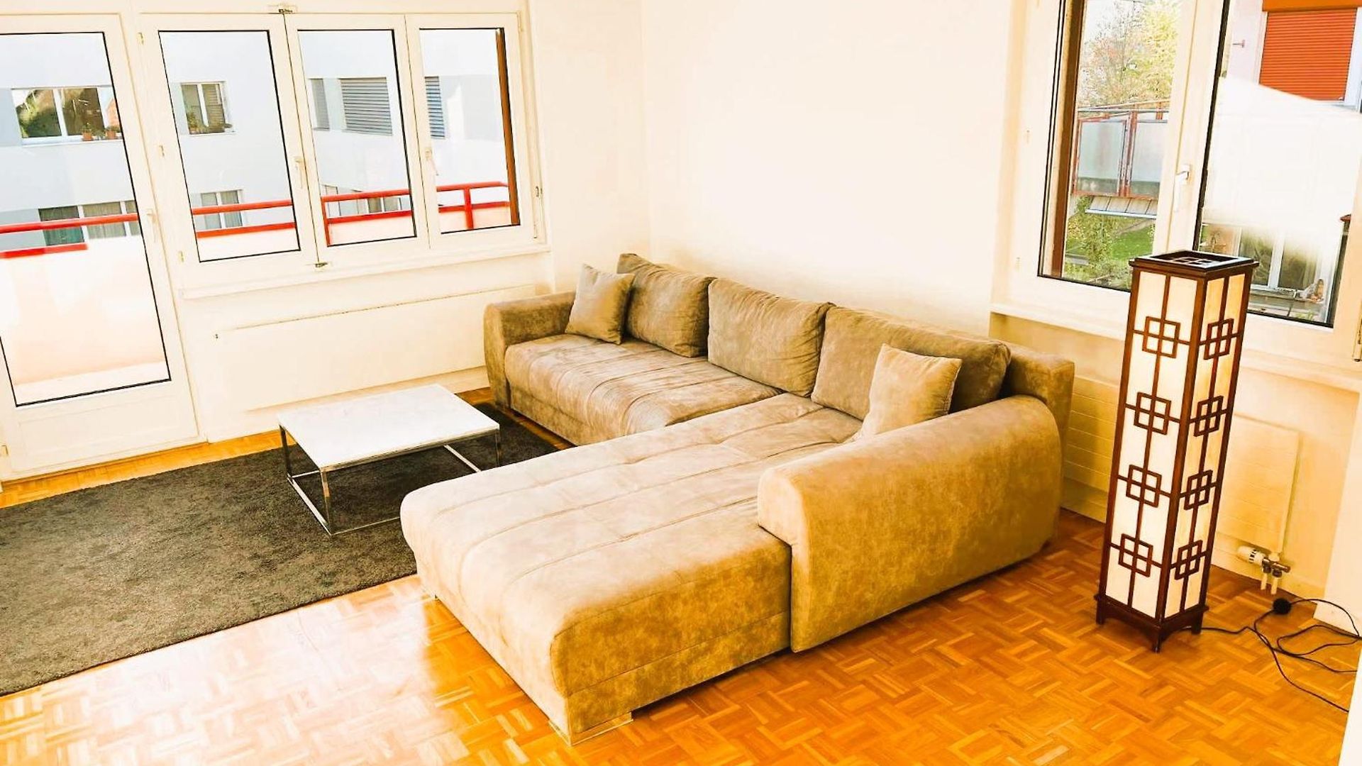 Large Flat With Balcony In Zurich, Kars Gasthof *