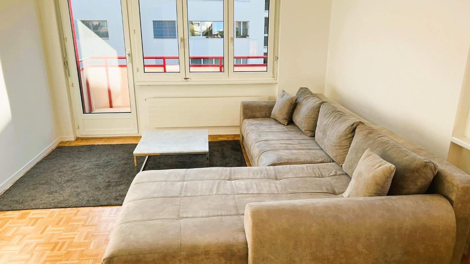 Large Flat With Balcony In Zurich, Kars Gasthof *