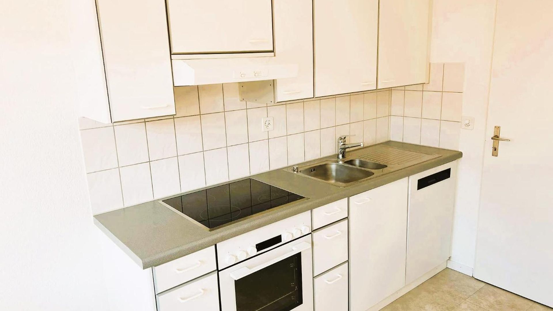 Large Flat With Balcony In Zurich, Kars * Zürich