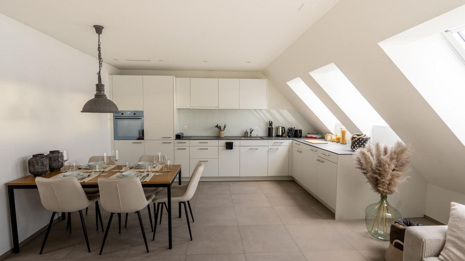 Modern Next To Hb With Roof Terrace