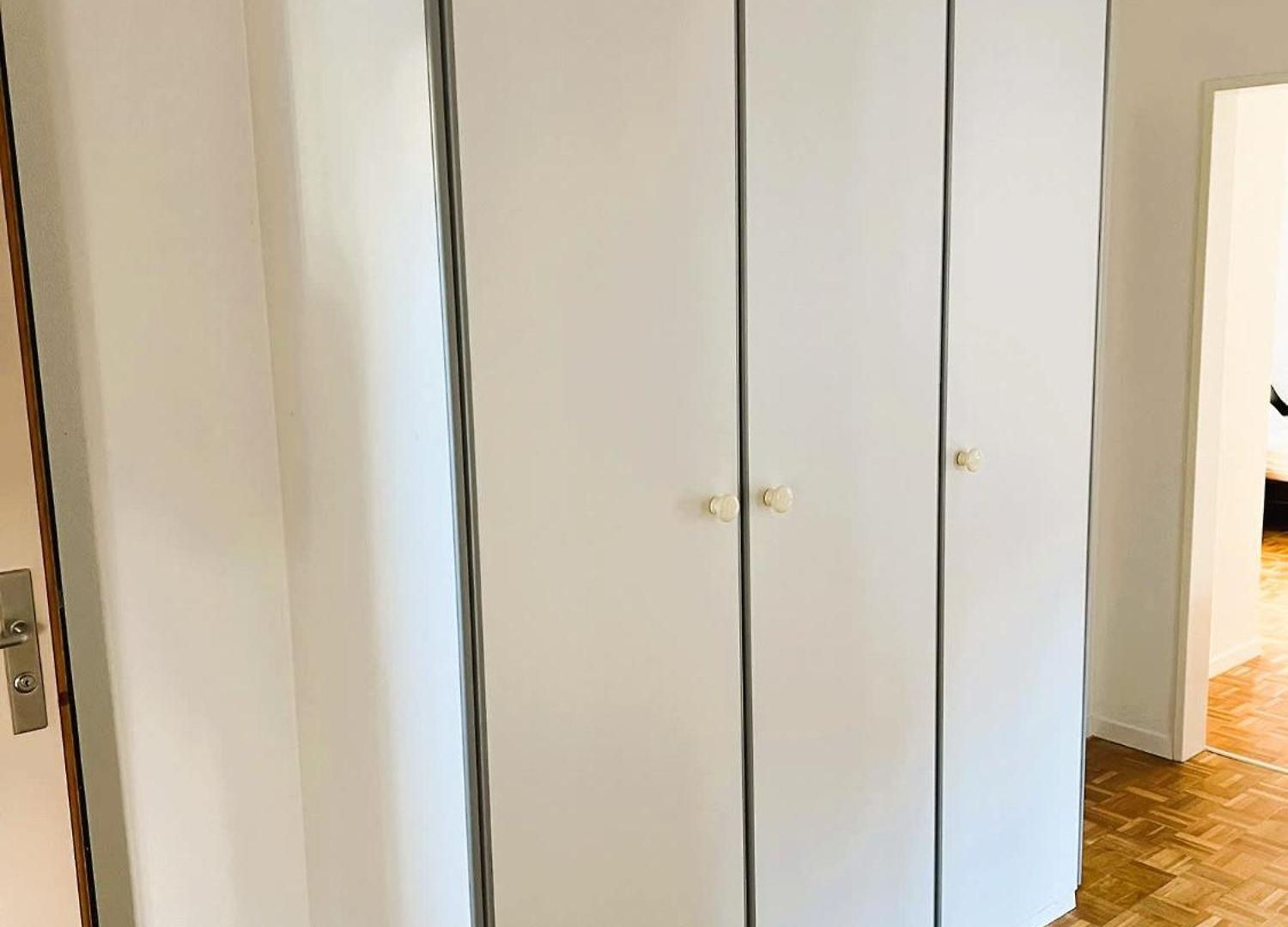 Large Flat With Balcony In Zurich, Kars Gasthof *