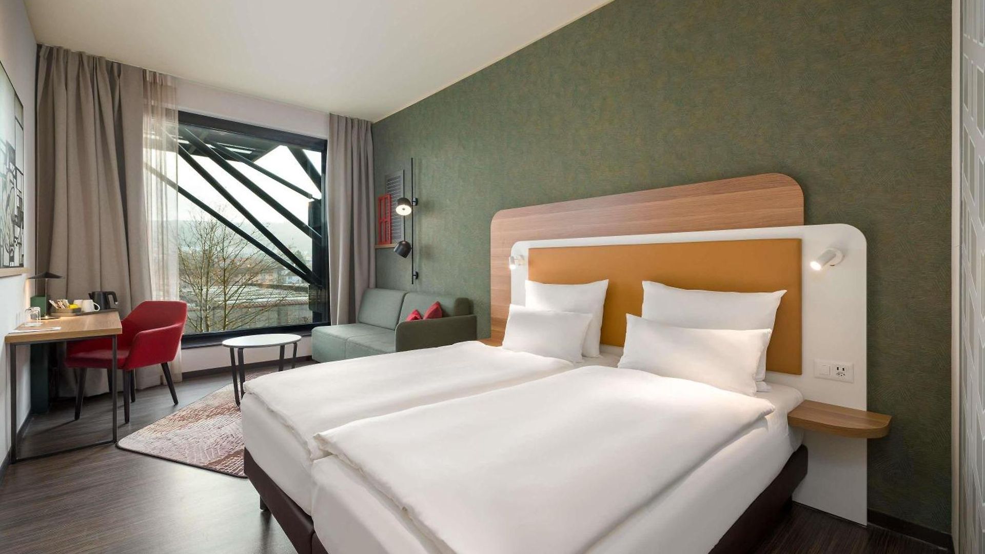 Aja Hotel 4*