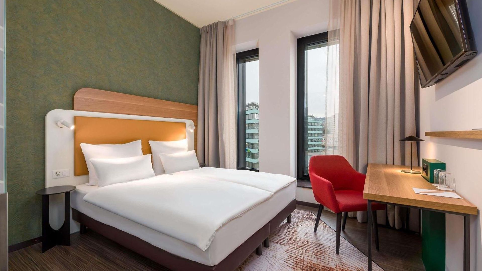 Aja Hotel 4*