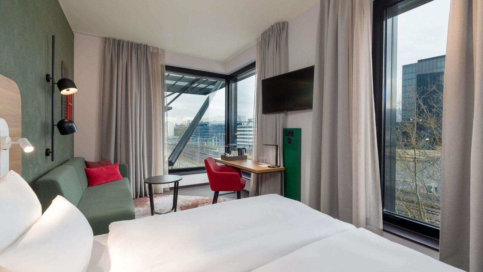 Aja Hotel 4*