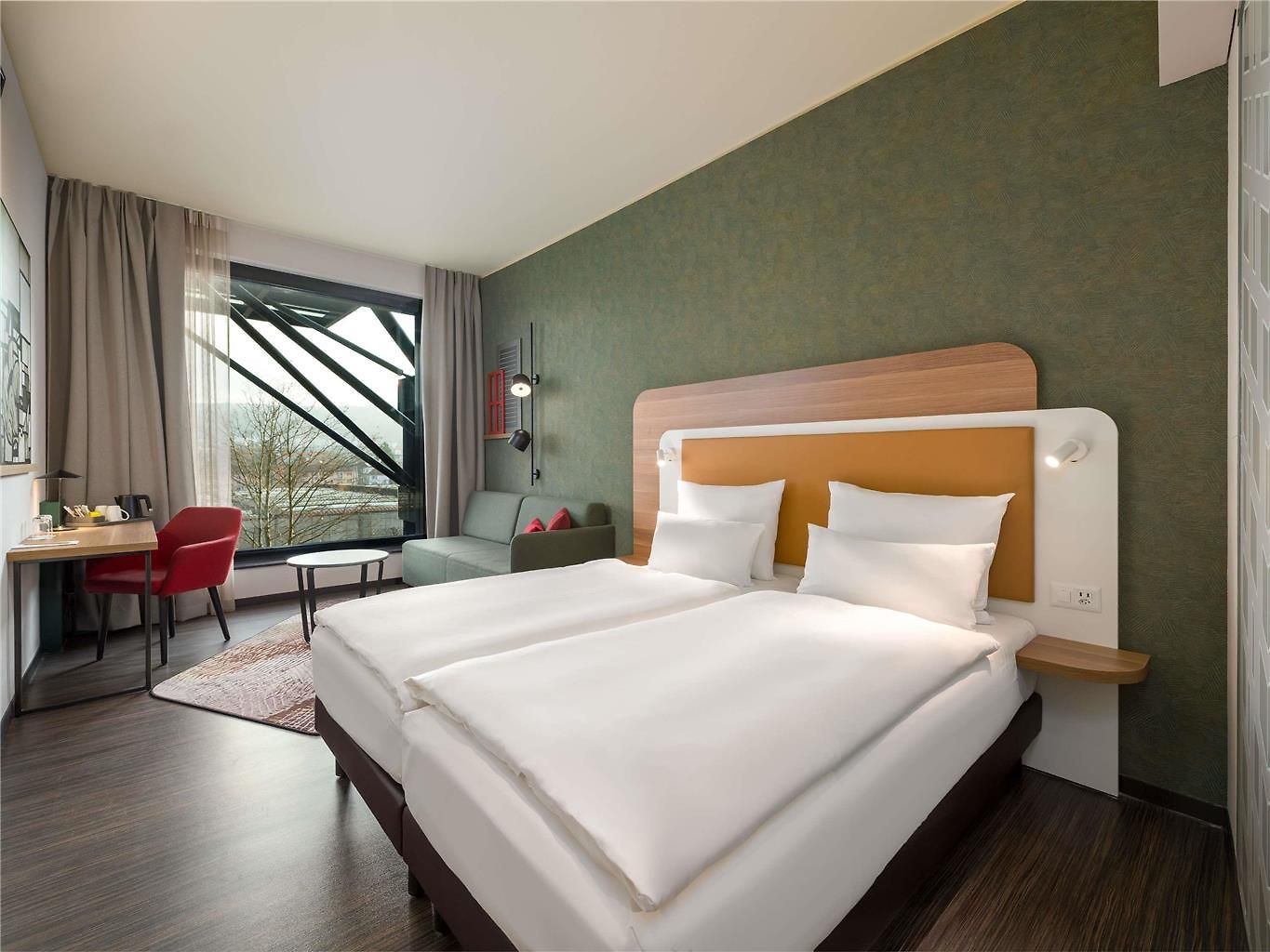 Mercure Hotel *
