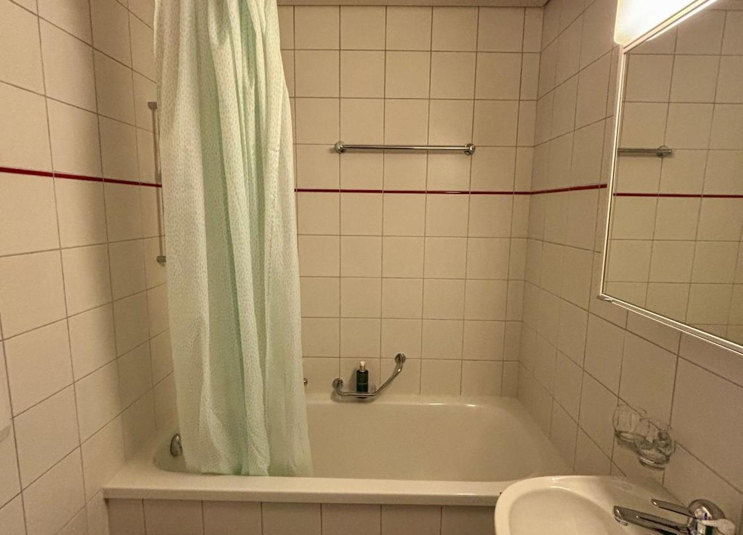 Style One Bedroom Yours Apartment *