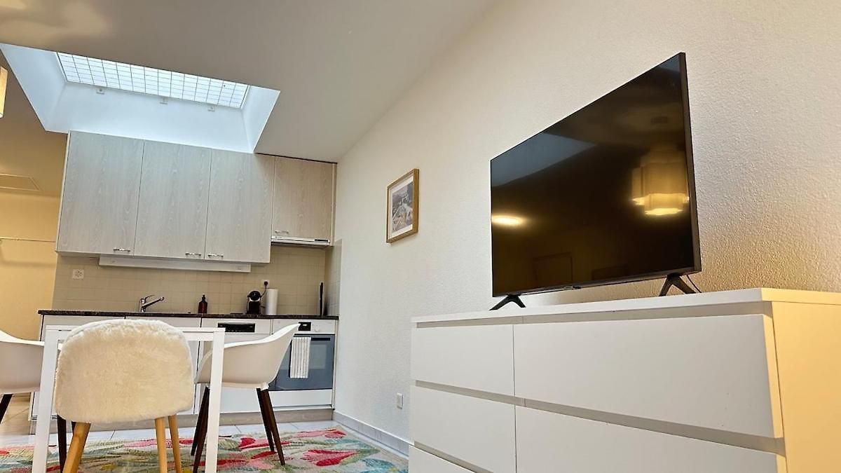 Apartment Pulp Fiction -
