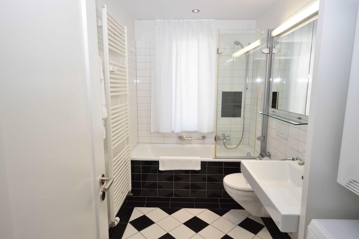 Very And Modern 2br Near - Flower 13 *