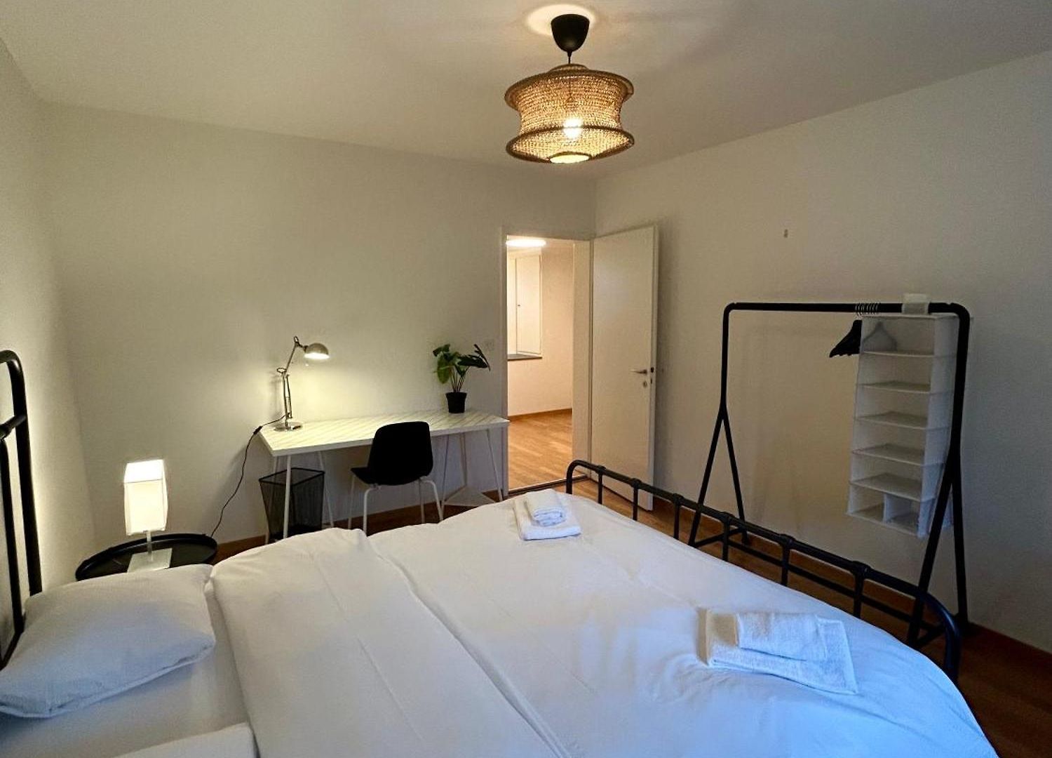 Apartment Cozy With Balcony In