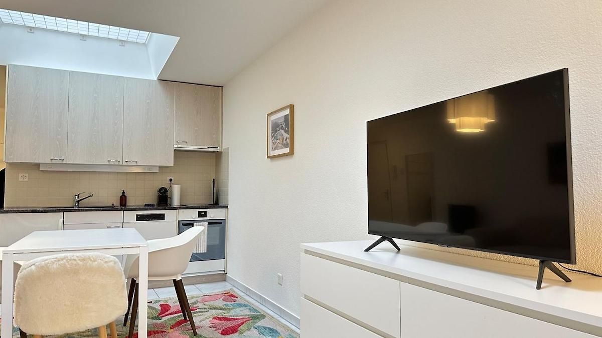 Apartment Pulp Fiction -