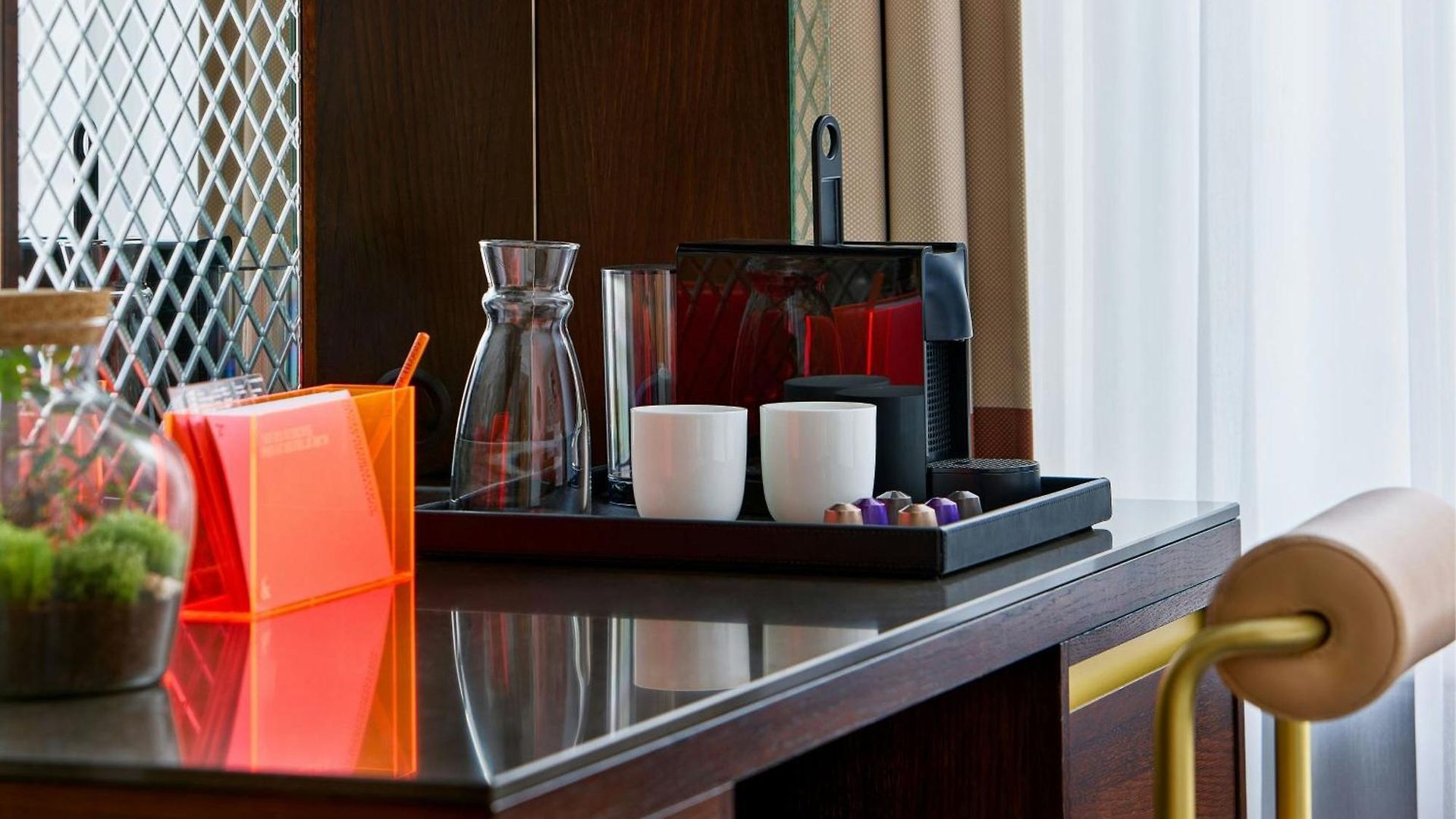 Neues Schloss Privat Zurich, Autograph Collection