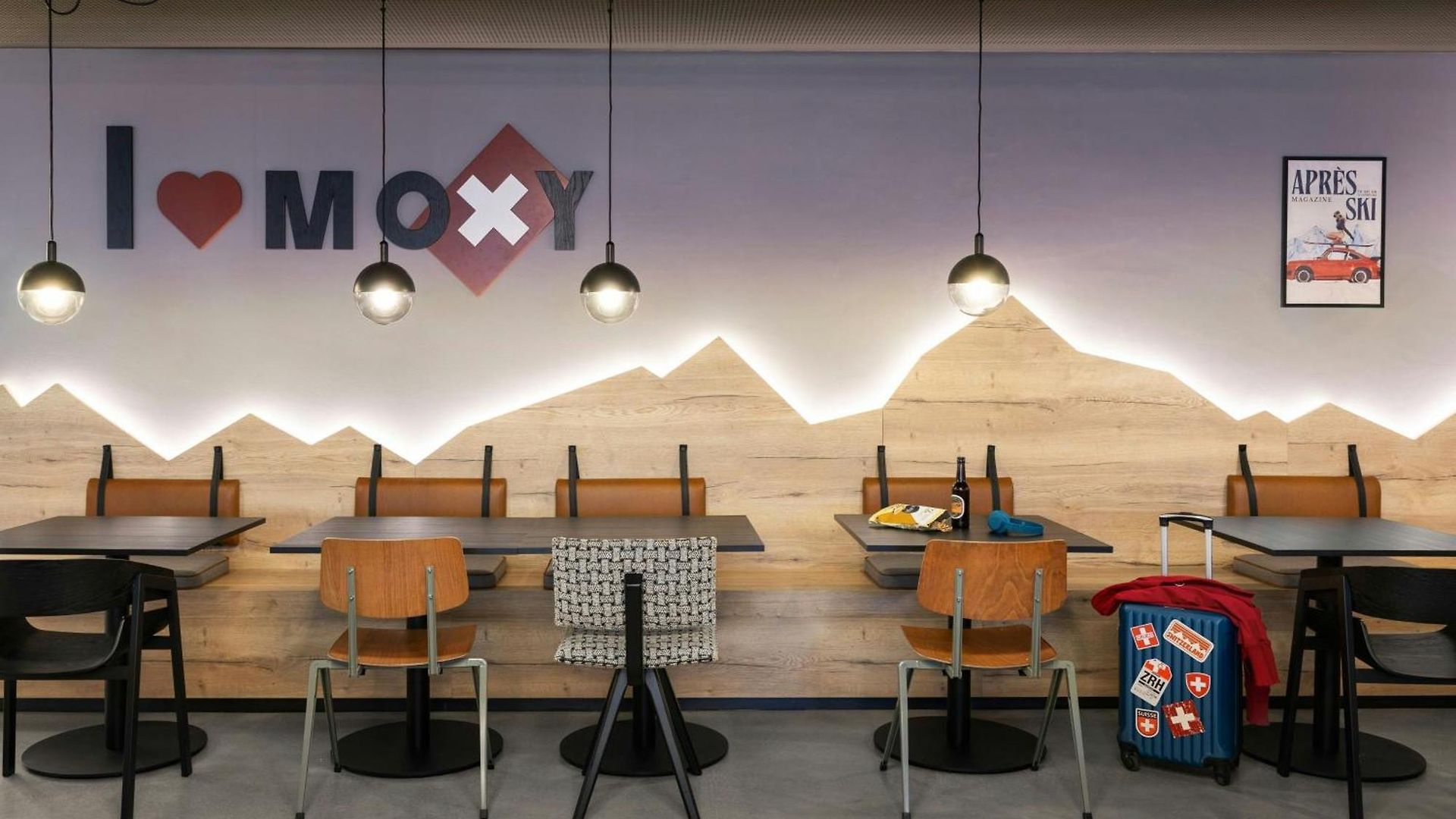 Moxy 3*