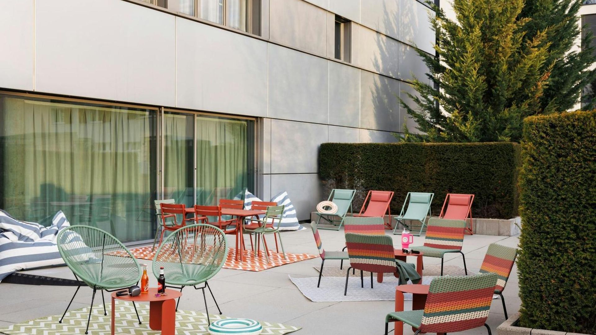 Moxy 3*