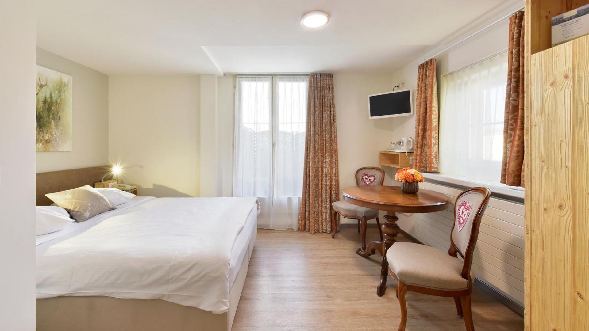 Hirschen Hotel 3*