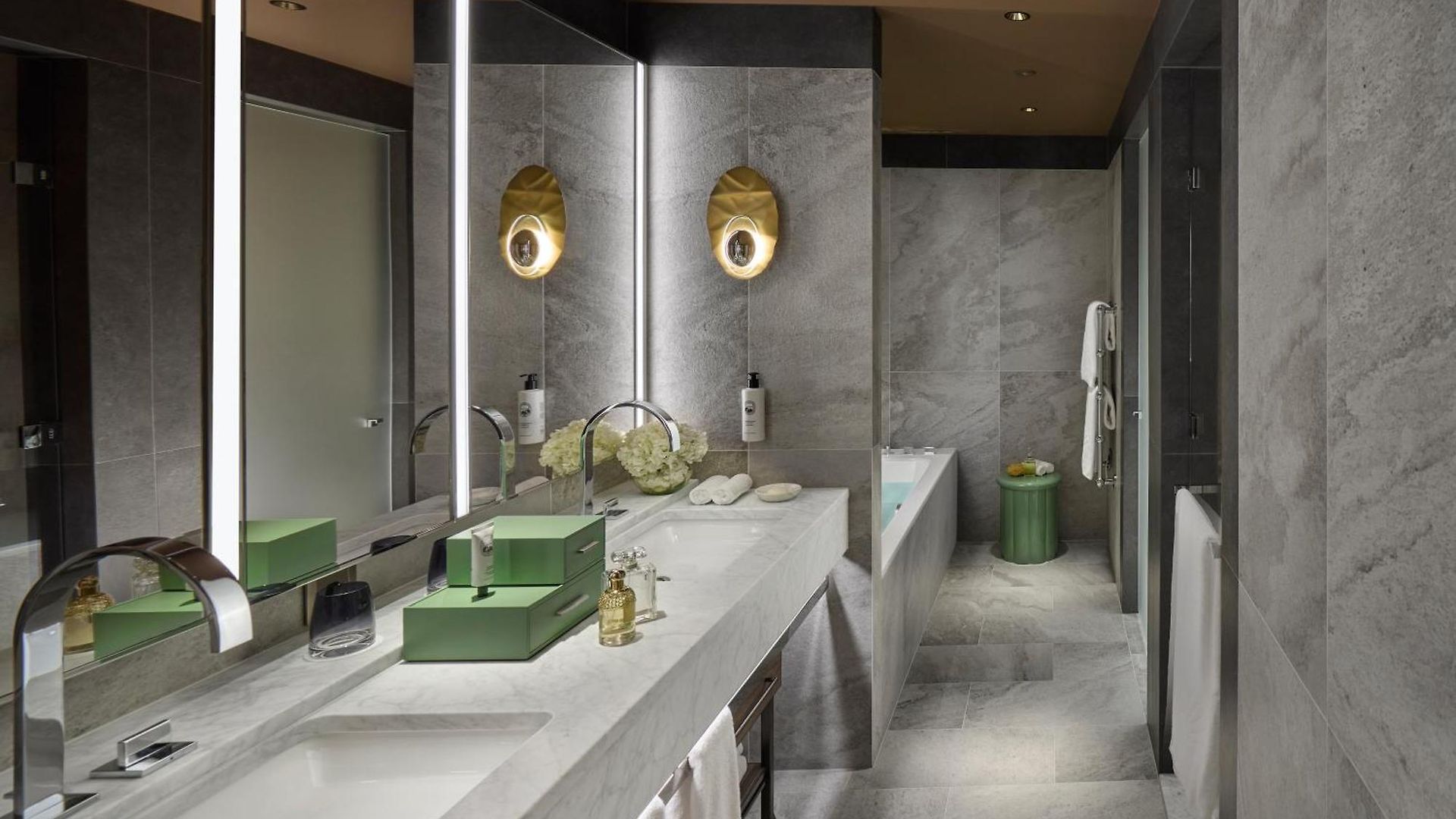 Mandarin Oriental Savoy, Hotel