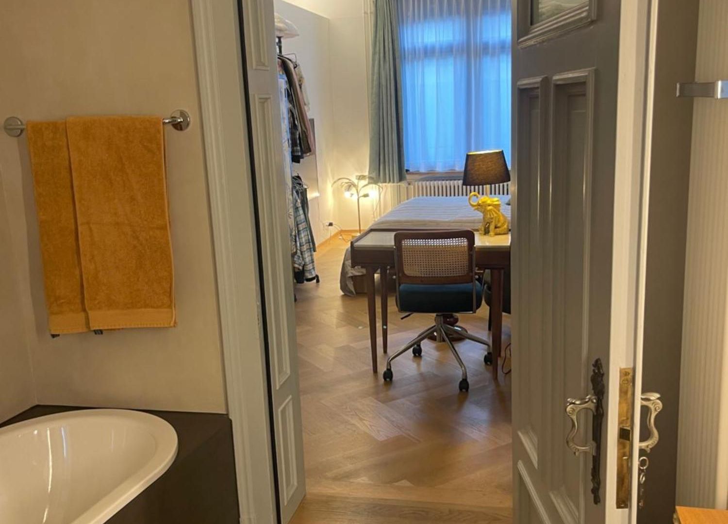 Exclusive Next To Main Station Apartment *
