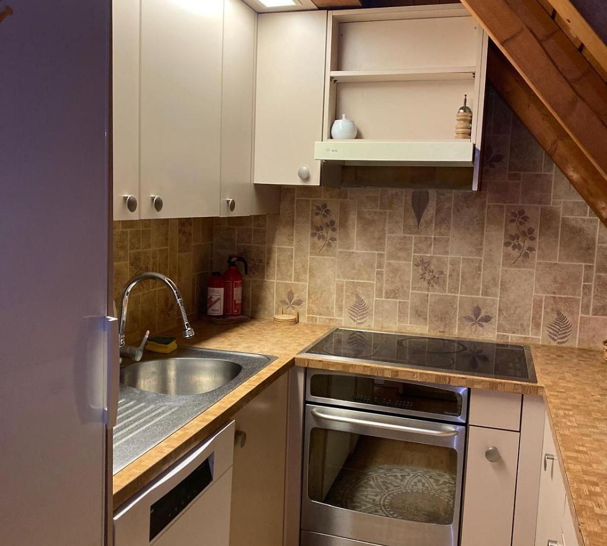 Get Cozy House In -renovated And Newly Furnished Winter 2026-
