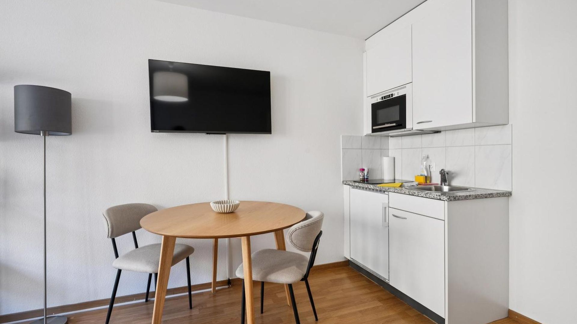 Cute In The Center - Crown 42 Apartment Zurich