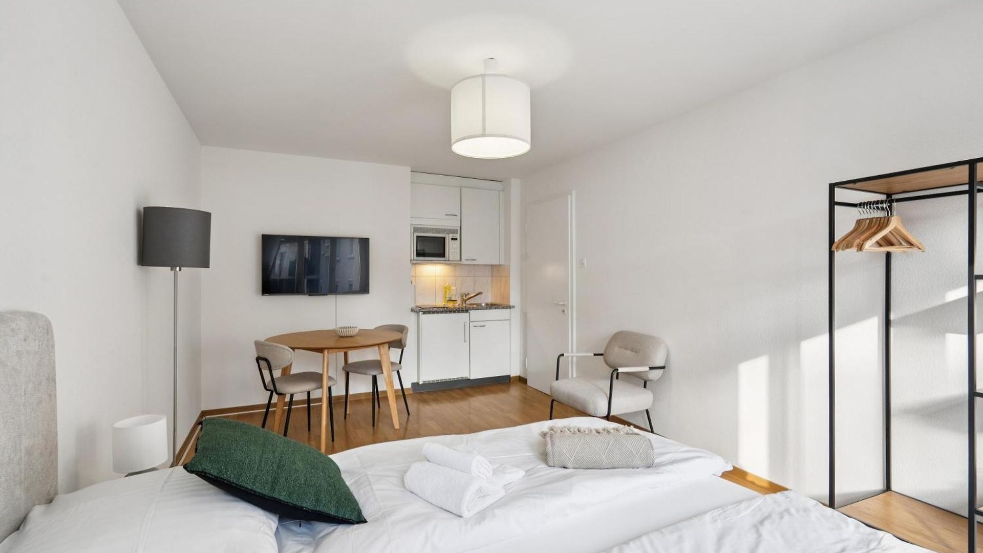 City-studio - Sweet And Modest - Crown 14 Apartment *