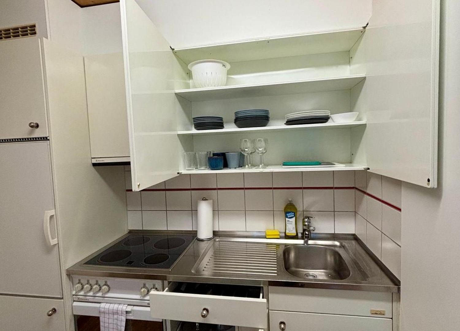 Style One Bedroom Yours Apartment *