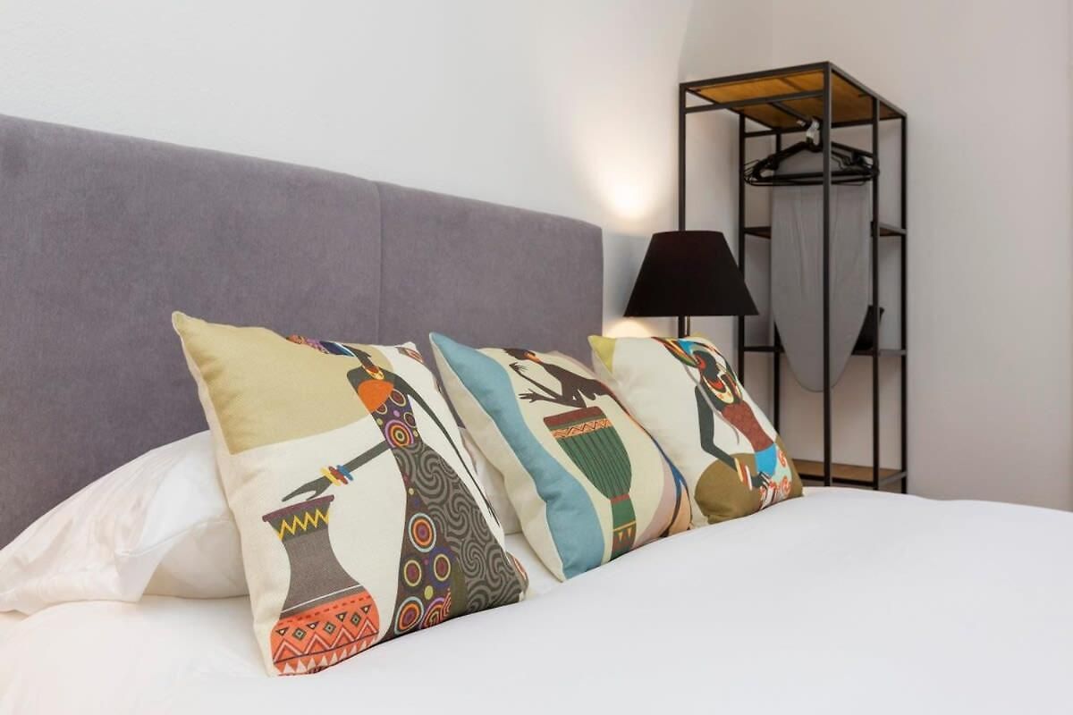 Kaya 2a - Downtown 2br With Balcony Zurich