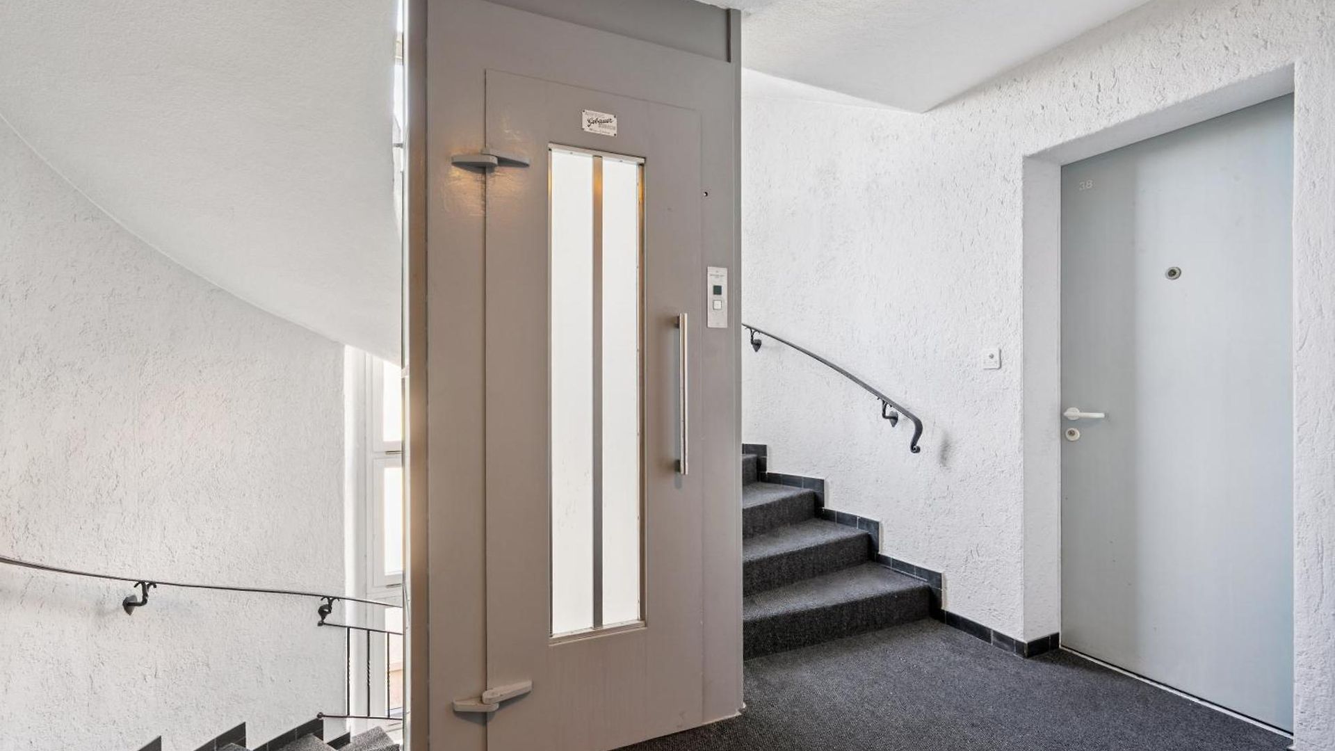 Modern Center - Crown 33 * Zurich